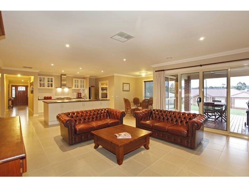 56 Jefferson Road, Garfield VIC 3814