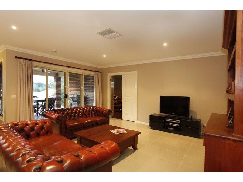 56 Jefferson Road, Garfield VIC 3814