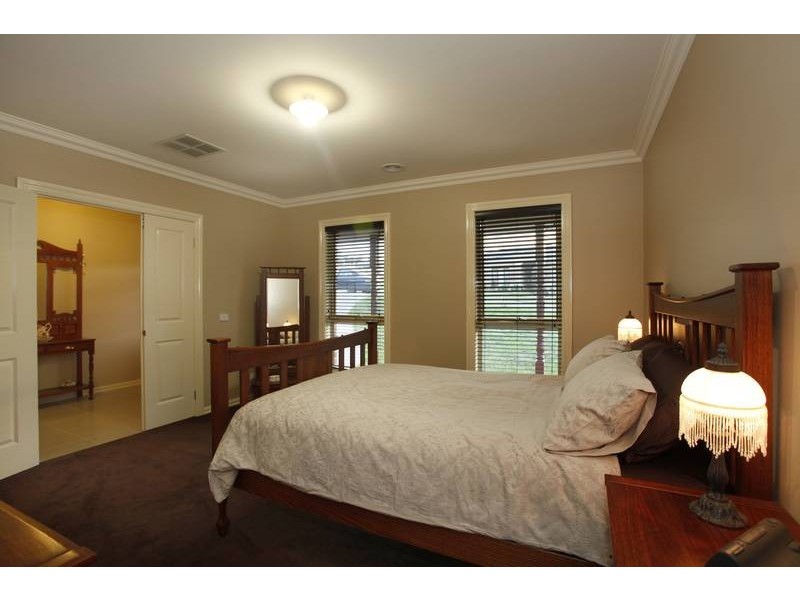 56 Jefferson Road, Garfield VIC 3814