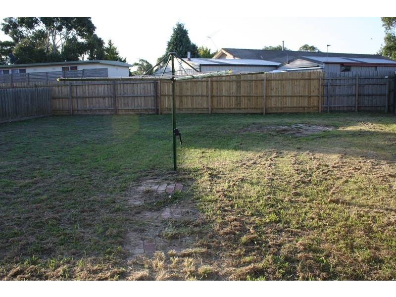 24 Cameron Way, Pakenham VIC 3810