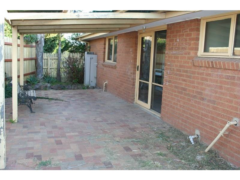 24 Cameron Way, Pakenham VIC 3810