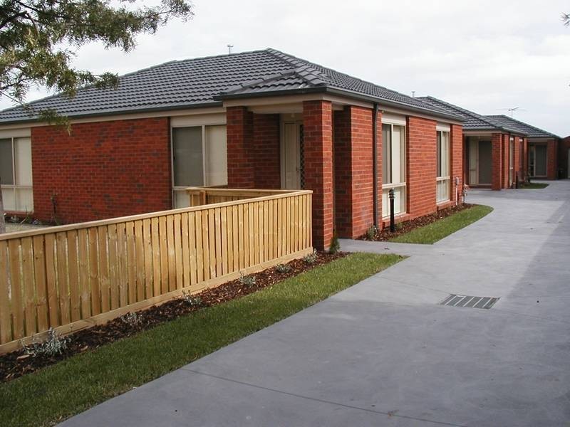 1/4 Jamieson Court, Pakenham VIC 3810