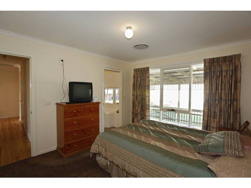 37 Mulcare Street, Nar Nar Goon VIC 3812