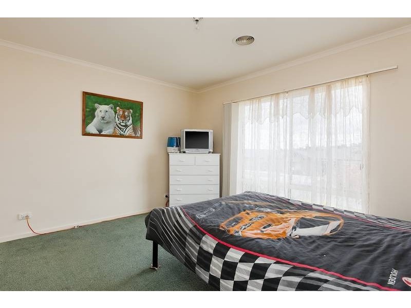 15 Tyrone Avenue, Pakenham VIC 3810