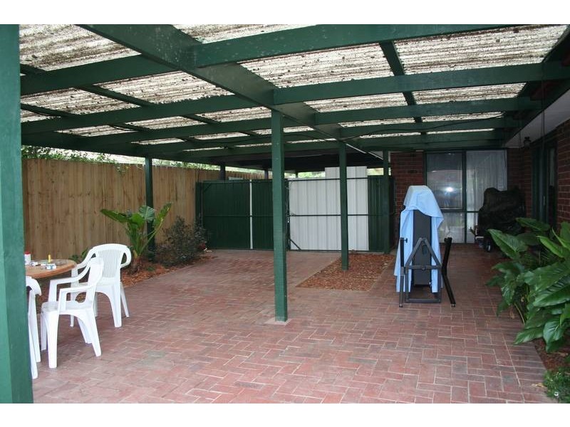 52 Simon Drive, Pakenham VIC 3810
