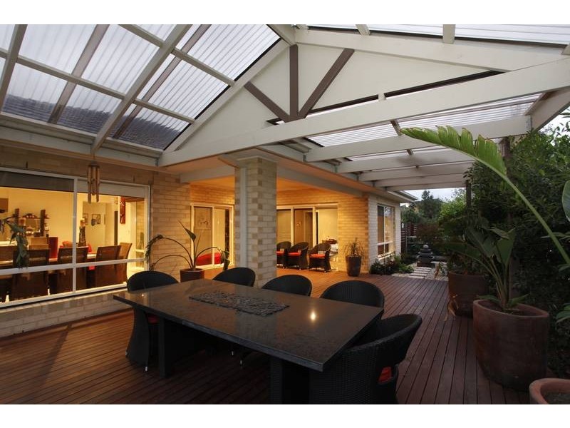 21 Charlotte Pass, Pakenham VIC 3810