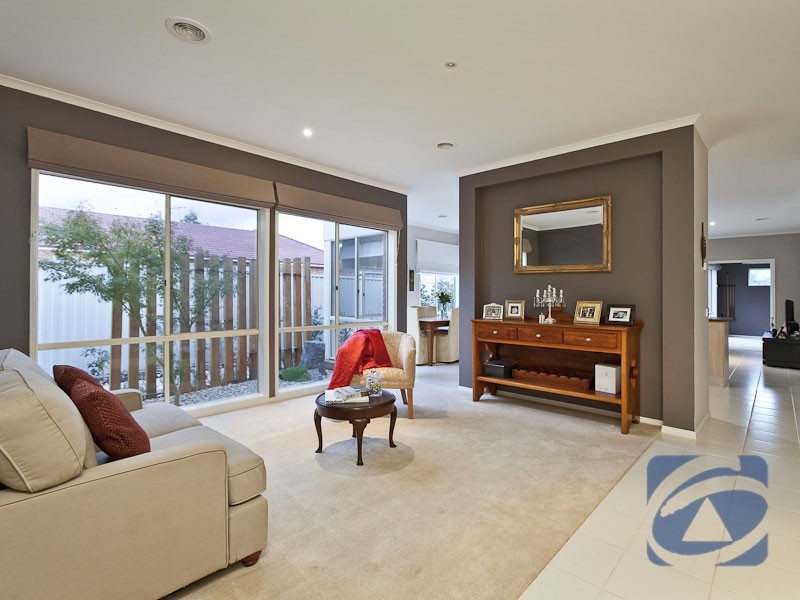 18 Arbour Rise, Pakenham VIC 3810