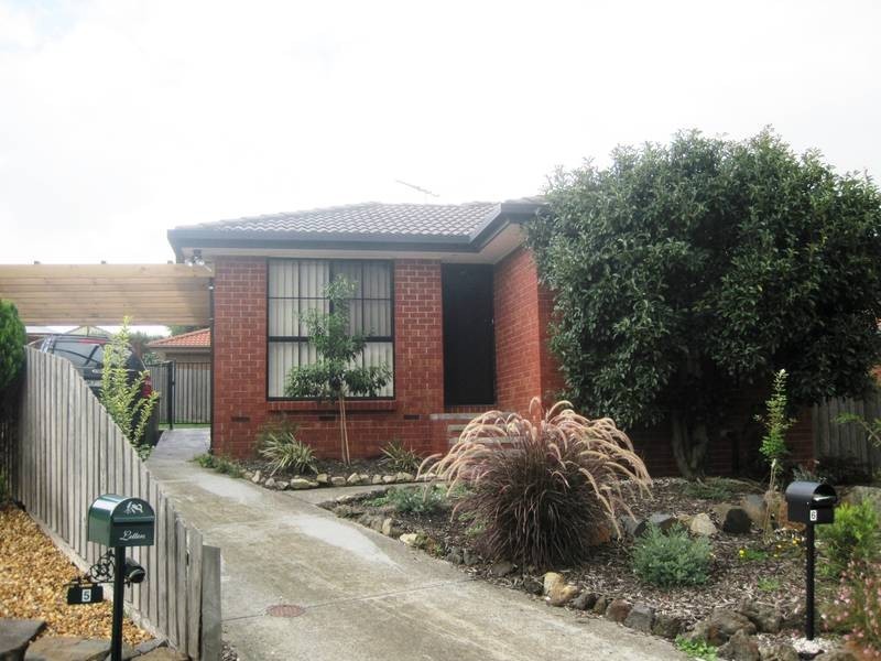 6 Taree Close, Pakenham VIC 3810
