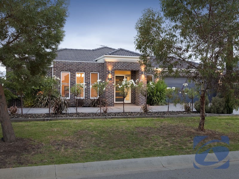 3 McAuley Ave, Pakenham VIC 3810