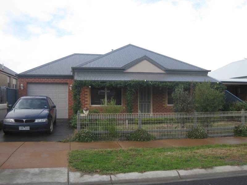 36 Stringy Bark Circuit, Pakenham VIC 3810