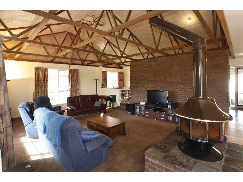 37 Mulcare St, Nar Nar Goon VIC 3812