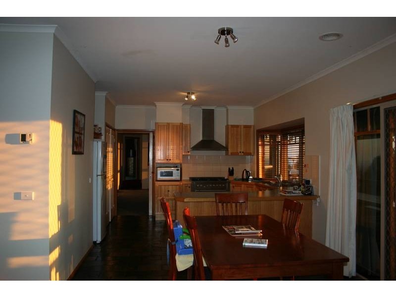 53 Highland Drive, Pakenham VIC 3810