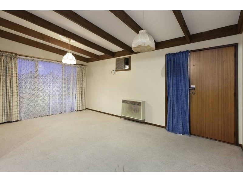 27 Kingston Avenue, Pakenham VIC 3810