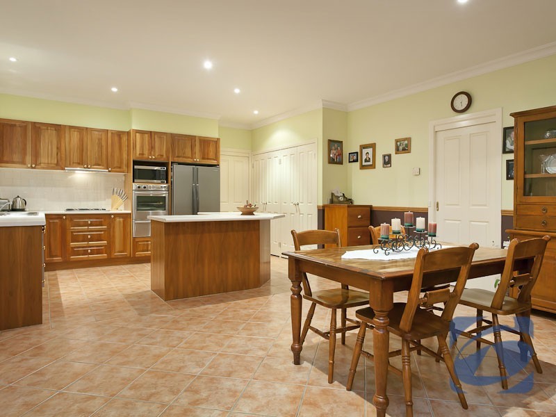 12 Clearwater Drive, Pakenham VIC 3810