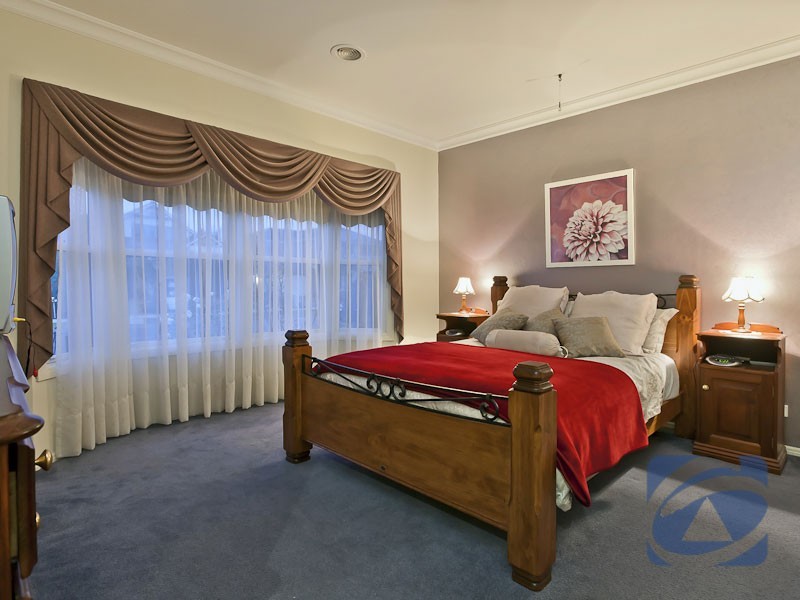 12 Clearwater Drive, Pakenham VIC 3810