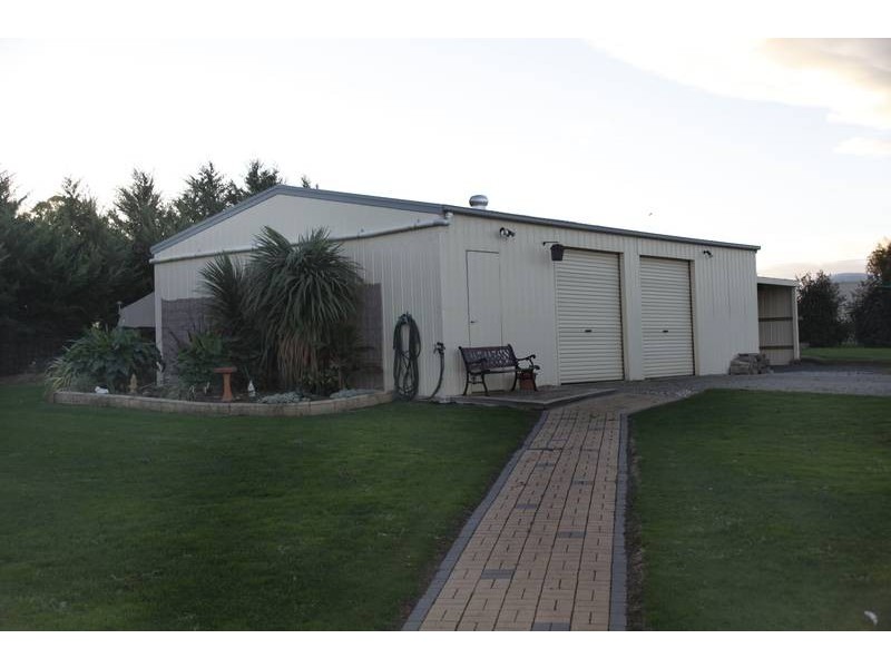 7 Silky Oak Court, Garfield VIC 3814