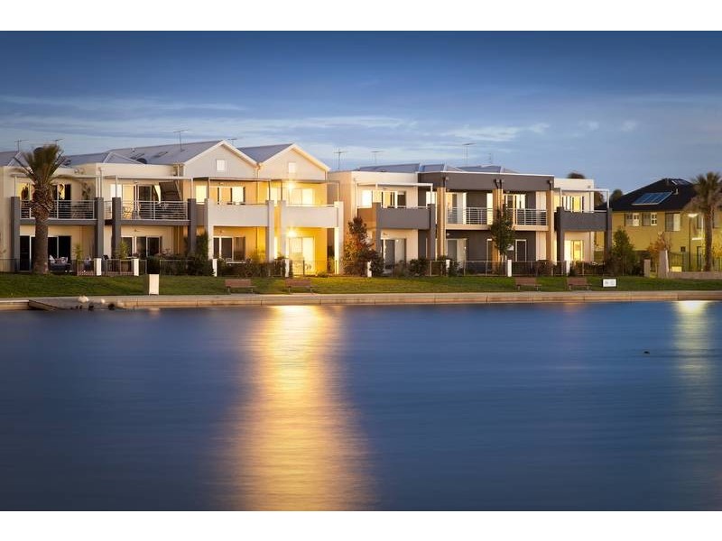 5/2 The Entrance, Pakenham VIC 3810