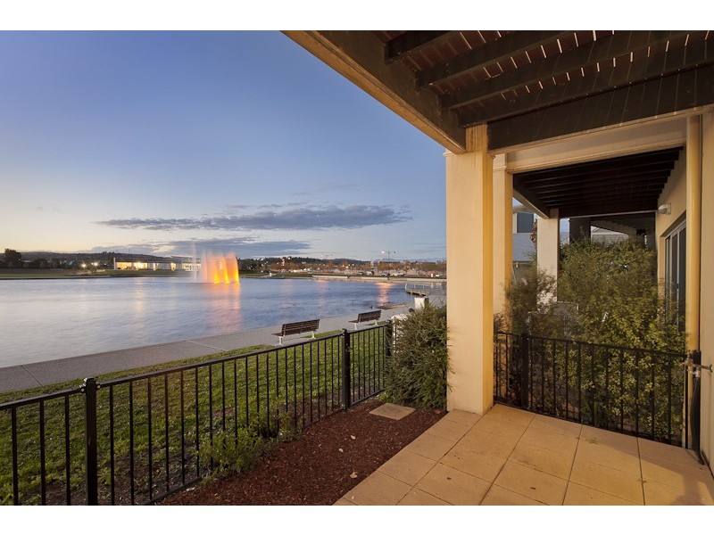 5/2 The Entrance, Pakenham VIC 3810