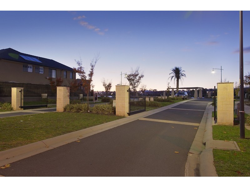 5/2 The Entrance, Pakenham VIC 3810