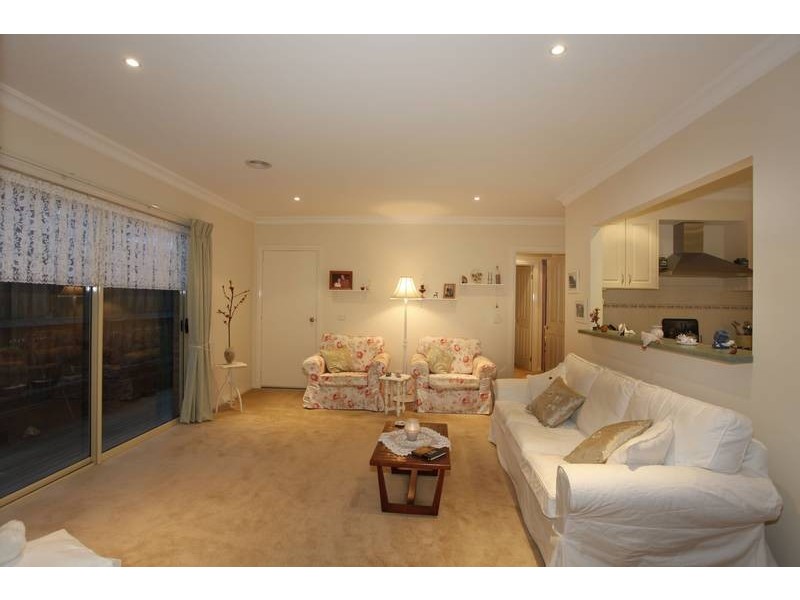 2/13 Gregory Court, Pakenham VIC 3810