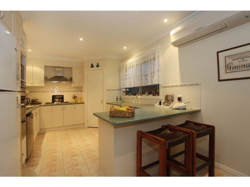 2/13 Gregory Court, Pakenham VIC 3810