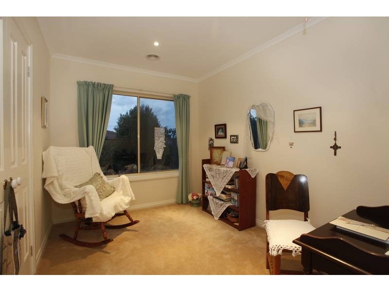 2/13 Gregory Court, Pakenham VIC 3810