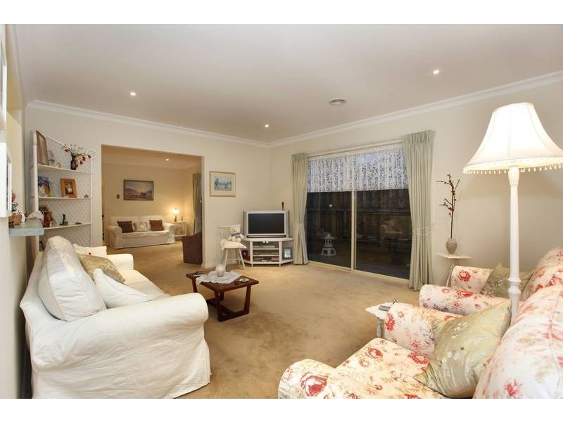 2/13 Gregory Court, Pakenham VIC 3810