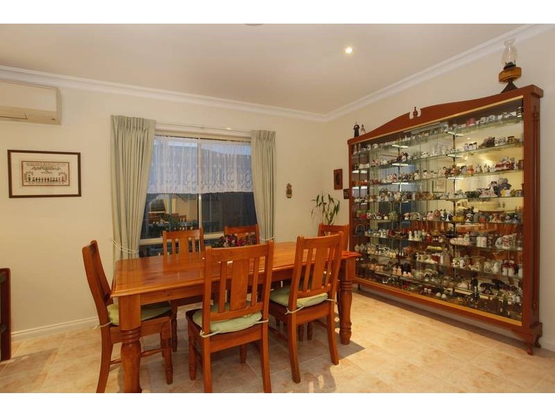 2/13 Gregory Court, Pakenham VIC 3810