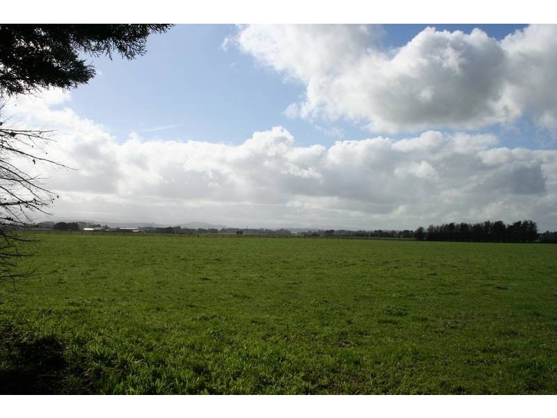 230 Eight Mile Road, Nar Nar Goon VIC 3812