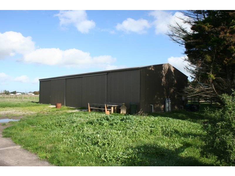 230 Eight Mile Road, Nar Nar Goon VIC 3812