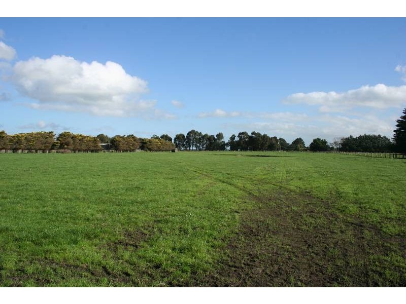 230 Eight Mile Road, Nar Nar Goon VIC 3812