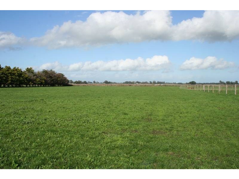 230 Eight Mile Road, Nar Nar Goon VIC 3812