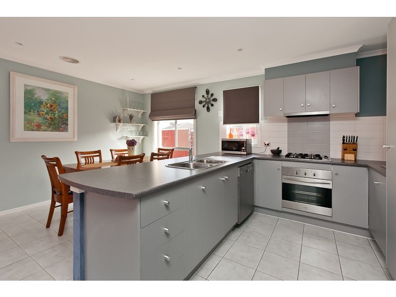39 Melzak Way, Berwick VIC 3806