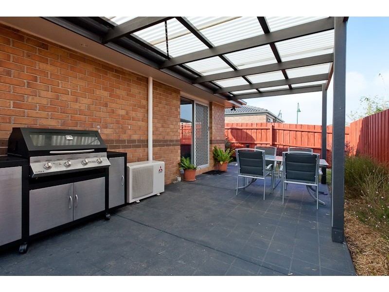 39 Melzak Way, Berwick VIC 3806