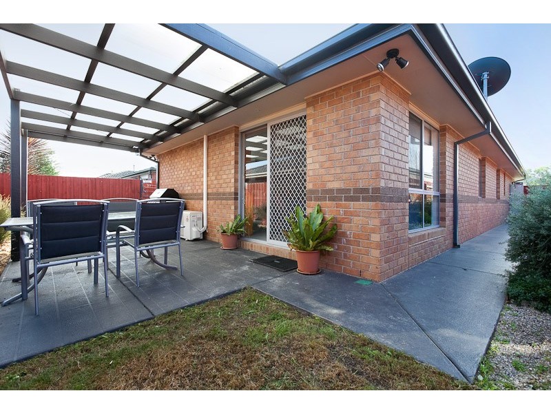 39 Melzak Way, Berwick VIC 3806
