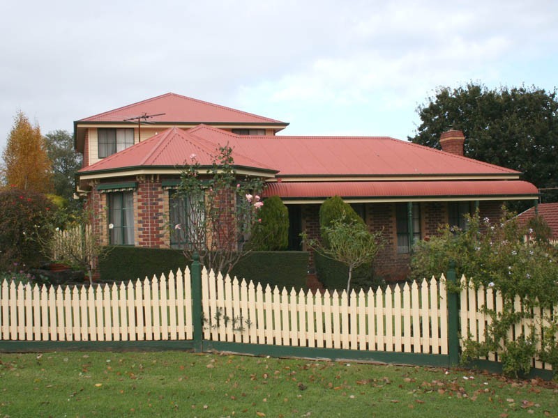 12 Andrew Court, Pakenham VIC 3810