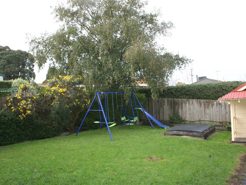 12 Andrew Court, Pakenham VIC 3810