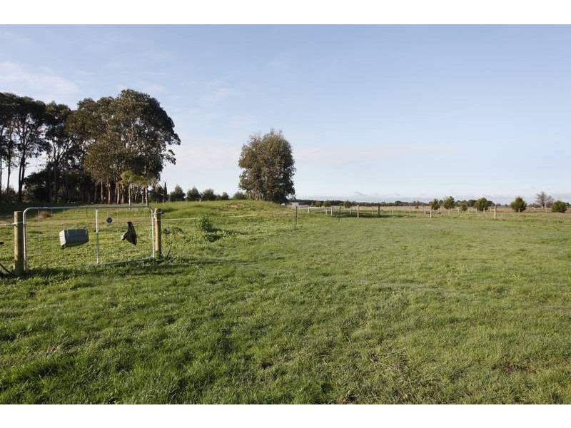 15 Latta Road, Nar Nar Goon VIC 3812