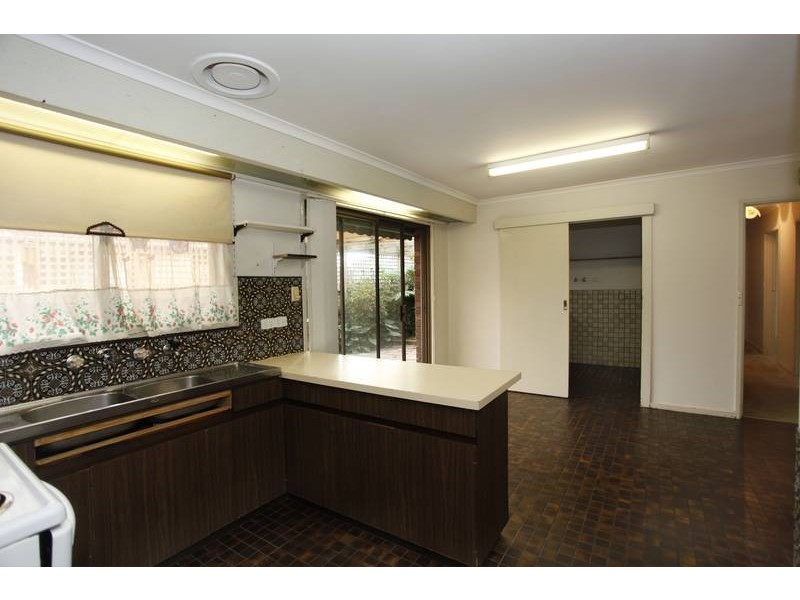 25 Sybella Avenue, Koo Wee Rup VIC 3981