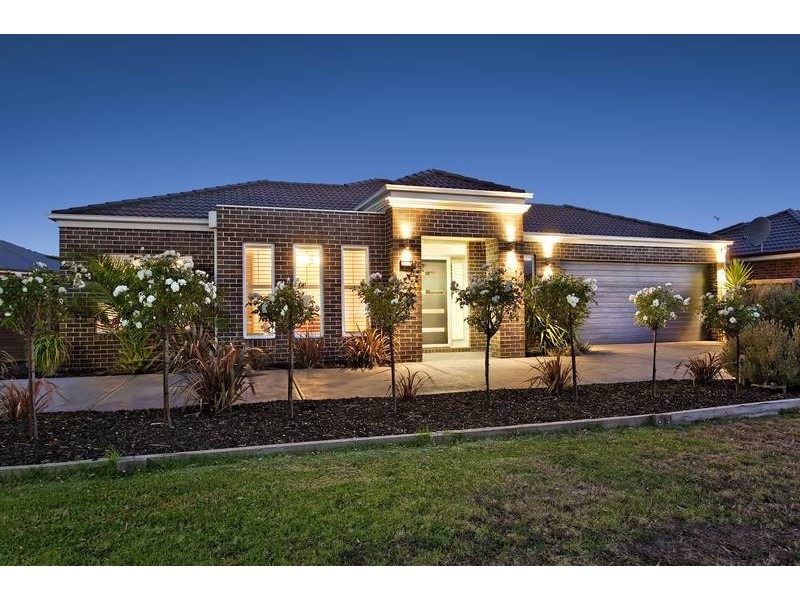 3 McAuley Avenue, Pakenham VIC 3810