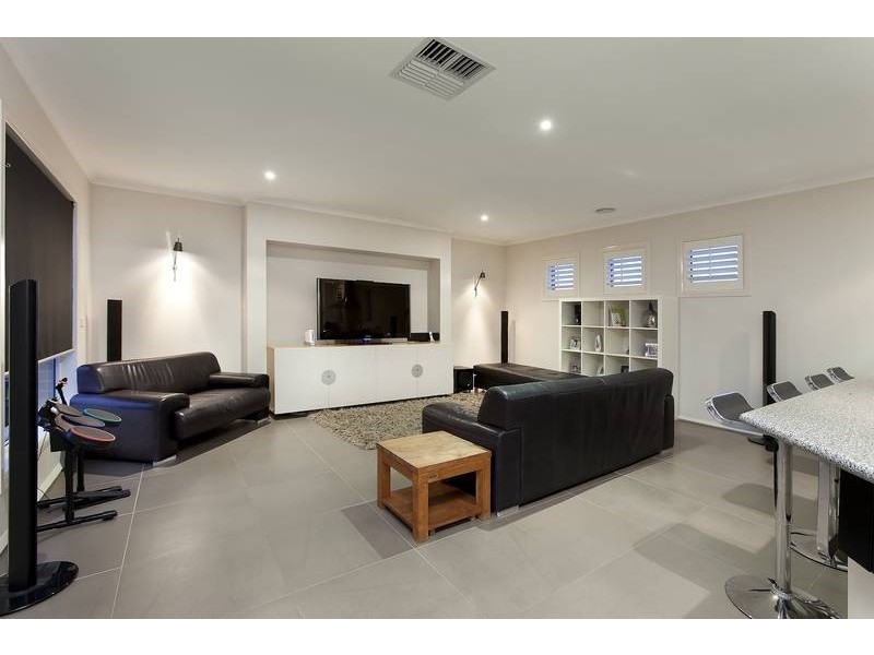 3 McAuley Avenue, Pakenham VIC 3810