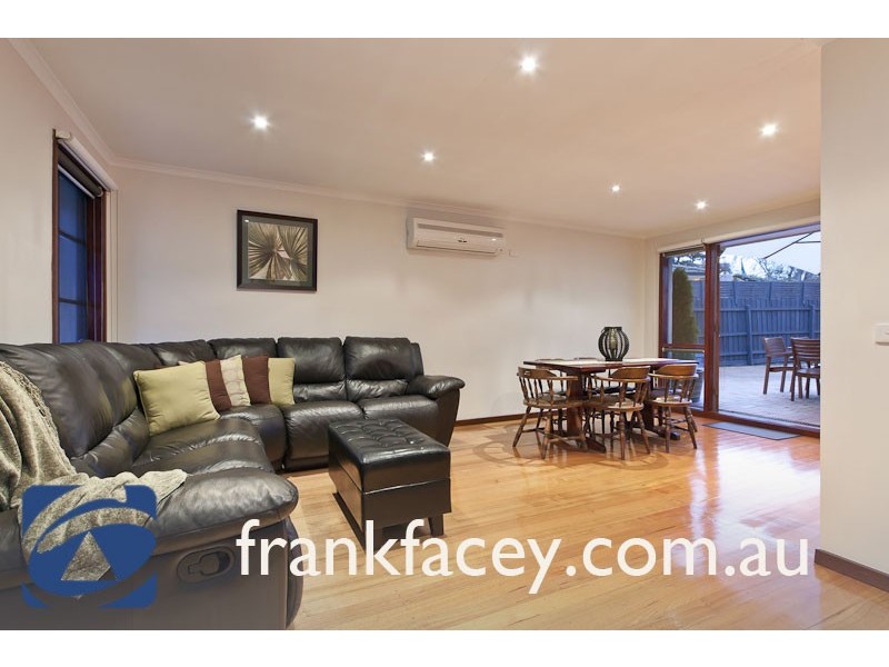 2 Finch Court, Pakenham VIC 3810