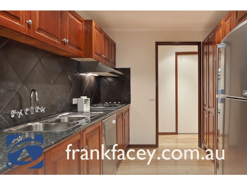 2 Finch Court, Pakenham VIC 3810
