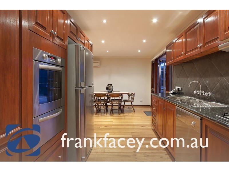 2 Finch Court, Pakenham VIC 3810