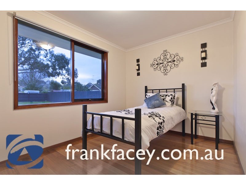 2 Finch Court, Pakenham VIC 3810