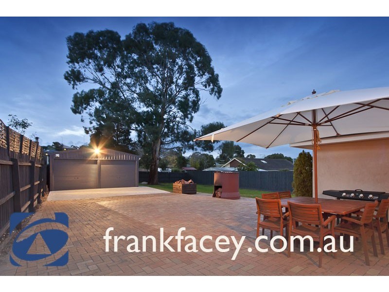 2 Finch Court, Pakenham VIC 3810