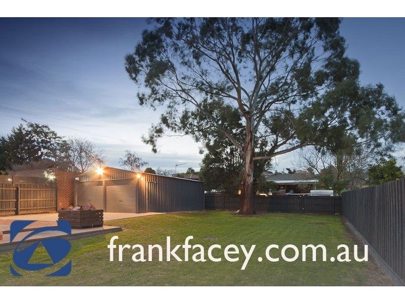 2 Finch Court, Pakenham VIC 3810