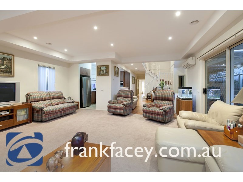 5 Clearwater Drive, Pakenham VIC 3810
