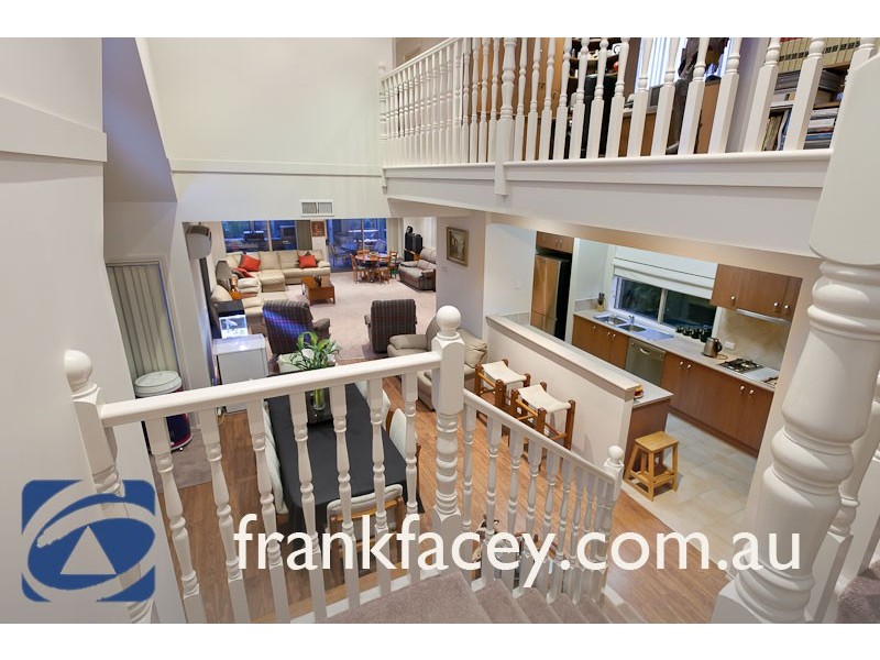 5 Clearwater Drive, Pakenham VIC 3810