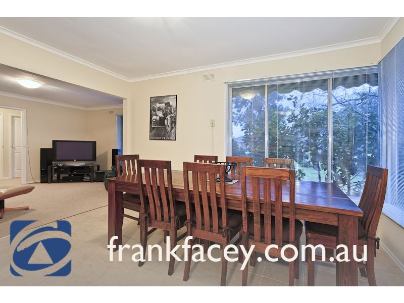 6 O’Shannessy Street, Pakenham VIC 3810